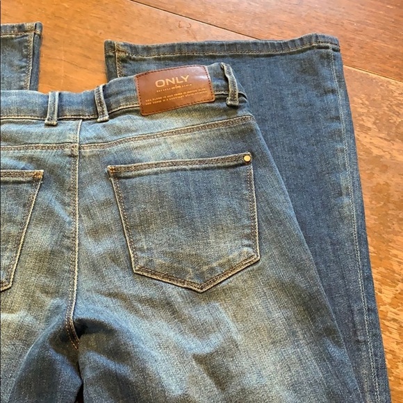 Only flare high-rise some distress jeans 25 or 26 - Picture 5 of 6